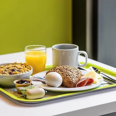 Ibis Budget Lille Gares Vieux-Lille فندق